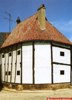 Quedlinburg - Fachwerkhaus : Historischer Fachwerkbau (Ständerbau), aufgenommen in der Weltkulturerbestadt Quedlinburg, ca. 2000