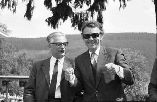 Titisee: Schwarzwald Hotel; ..., Regierungsrat, Finanzdirektor Dr. Lukas Burckhardt stehend