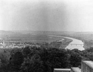 Stadtansicht und Donau : Kehlheim. Blick von der Befreiungshalle auf dem Michelsberg auf die Stadt Kehlheim
