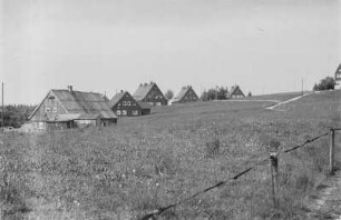 Gehöfte : Gehöfte auf der Hochfläche des Aschberges