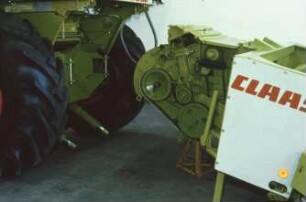 Fotografie: Erntetechnik, Feldhäcksler selbstfahrend, Trommelfeldhäcksler