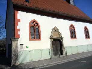 Stadtbild - Kapelle St Georg- Ansicht von Süden über Traufseite (erbaut Jahr 1588) in Übersicht