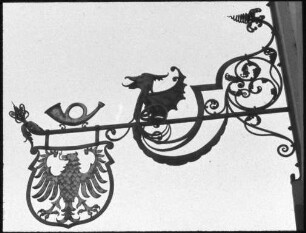 Wirtshausschild mit Adler und Posthorn