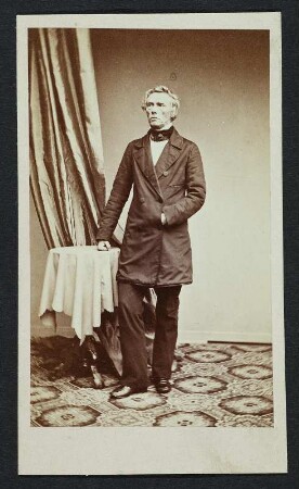 Porträt Karl Rosenkranz : Foto-/Bildersammlung Stenografische Sammlung. Porträt Karl Rosenkranz. Photographie. Carte de visite (um 1867; H. Prothmann). Dresden: SLUB P a 0490