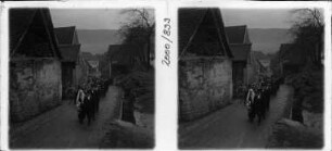 Brautzug durch die Gemeinde