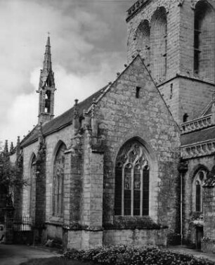 Bretagne. Teilansicht einer Kirche