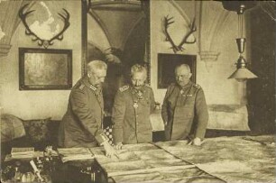Im Großen Hauptquartier im Januar 1917 [R]