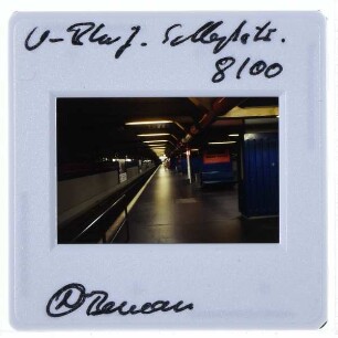 Berlin, U-Bahnhof Schloßstraße : Innenansicht Bahnsteig