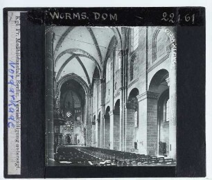 Worms, Dom : Innenansicht, Blick nach NO, Nordwand des MS, O-Chor