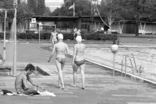 Eröffnung der Badesaison im Freibad Rüppurr