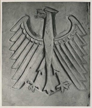 Relief Bundesadler: für Landesarbeitsamt Hamburg: Tonmodell;