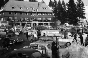 Feldberg: Betrieb vor Hotel Albquelle