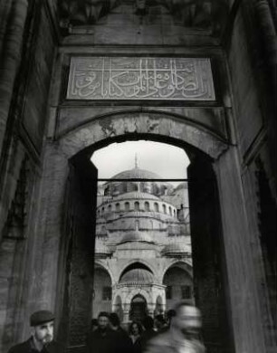 Portal zum Innenhof der Sultan Ahmet Moschee