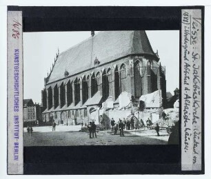Neisse, St. Jakobus-Kirche : Außenansicht von SO