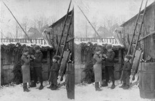 Kinder im Hof bei Hermann Krauße : Doppelbild