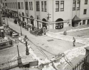 Blick von der Brühlschen Terrasse zur Münzgasse mit Hochwasserschutz