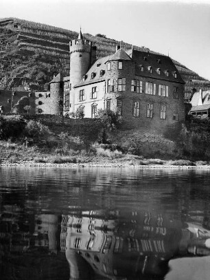 Kobern-Gondorf. Burg von der Leyen (1401/1500). Ansicht von der Mosel