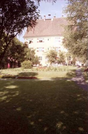 Weiler: Rathaus mit Park