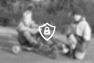 Glinder Zeitung/Sachsenwald: Grundschüler [Name maskiert] [Name maskiert] Tretauto