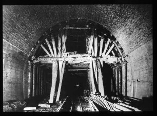 Engelbergtunnel: Bogenschalung im Tunnelinneren