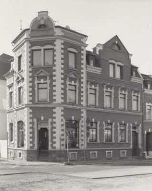 Mylau, Wohnhaus : Mylau. Wohnhaus mit Laden (um 1900), Braustraße 16. Straßenansicht