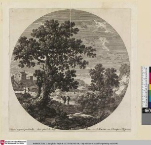 [Landschaft mit Wanderern und Blick auf einen Baum]
