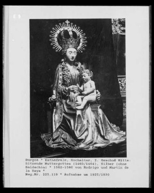 Hauptaltar mit Szenen aus dem Marienleben — Zweites Geschoss — Madonna