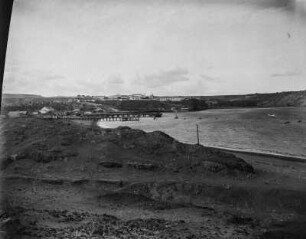 Hafen von Praia : Blick über die Dünen auf den Hafen von Praia.