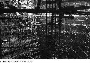 Opernhaus. Gerüstkontruktion im Zuschauerraum für Baufreiheit