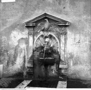 Brunnen mit den Wappentieren der Borghese