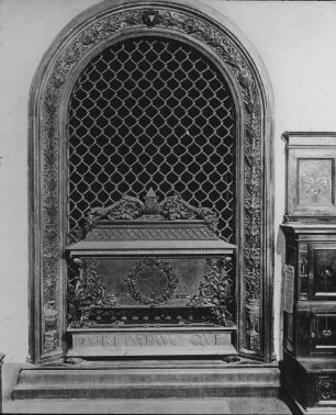 Florenz, S. Lorenzo, Alte Sakristei (Sagrestia Vecchia), Grabmal des Giovanni u. Pietro de Medici; Verrrochio, Andrea
