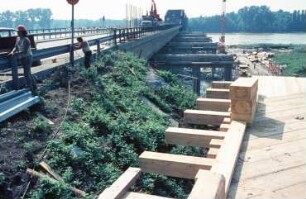 Umbau der Wintersdorfer Brücke bei Staustufe Iffezheim/Rhein