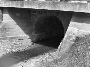 Brücke über den Eisen- oder Wiesbach (Brücke); Schlitz, Hersfelder Straße, Hersfelder Straße (L 3140), Hersfelder Straße 15, Am Wörth