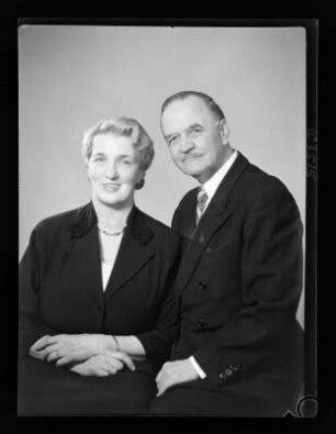 Porträtfotografie Frau und Herr Arnim, Pelze