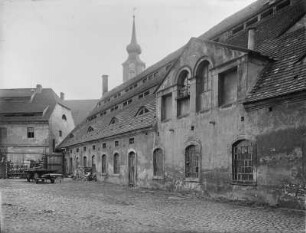 Dresden, Friedrichstadt, Friedrichstraße 62. Ostra Vorwerk, Hof. Blick auf Wirtschaftsgebäude