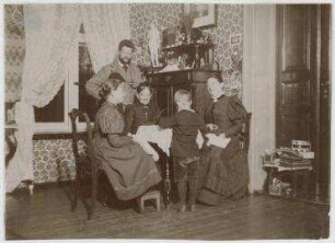 Ohne Titel (Margarete, Hans, Heinrich Zille, Mutter Frieske, Walter und Hulda Zille)