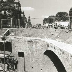 Dresden-Altstadt. Rekonstruktion der Brühlschen Terrasse. Blick auf Gewölbe im Großen Kanonenhof
