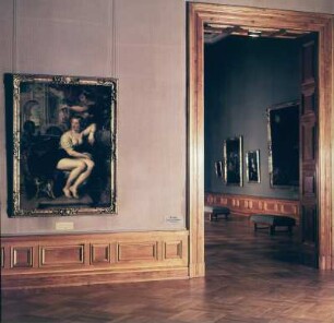 Gemälde "Bathseba am Springbrunnen" in der Galerie Alte Meister Dresden : Staatliche Kunstsammlungen Dresden, Gemäldegalerie Alte Meister. Raum 105 mit Flämischen Meistern, links Peter Paul Rubens: Bathseba am Springbrunnen, den Brief Davids erhaltend (um 1635)