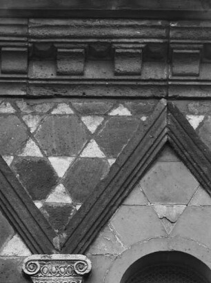 3. und 4. Pilaster von links