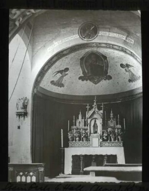 Chor der Kirche vor der Restaurierung
