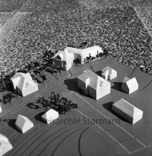 Architekturmodell: Erweiterungsbau der Theodor-Storm-Schule: Siegerentwurf von Peter Esau und Rolf Griesenberg