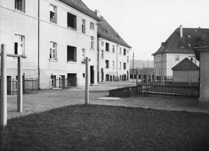 Coswig, Hohe Straße 1-7. Mehrfamilienhäuser (Vierfamilienhäuser) (Siedlungsbau 1924/1925). Hofansicht