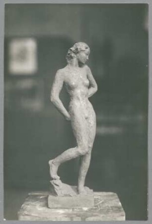 Statuette, 1925, Gips