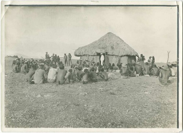 "E. Ule receiving a visit from Aricuna and Wapischana, at the Serra de Pracauá"