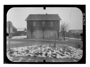 Langerwisch (Michendorf-Langerwisch), Straße des Friedens 73. Wohnhaus mit Gaststätte. Straßenfront (Wildenbrucher Straße)