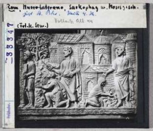 Rom, St. Peter: Sarkophag mit Mosesgeschichte