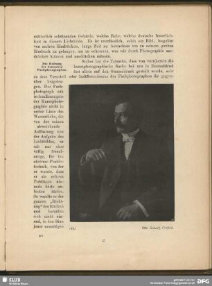 Mann, sitzend mit Gehstock
