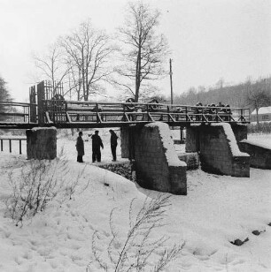 Wehr mit Staustufe