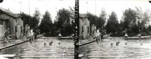 Seifhennersdorf. Mauermanns Badeanstalt auf der Südstrasse 23. Blick über das Schwimmbecken
