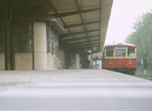 Berlin Lichtenrade elTW 475 459 Bahnsteig